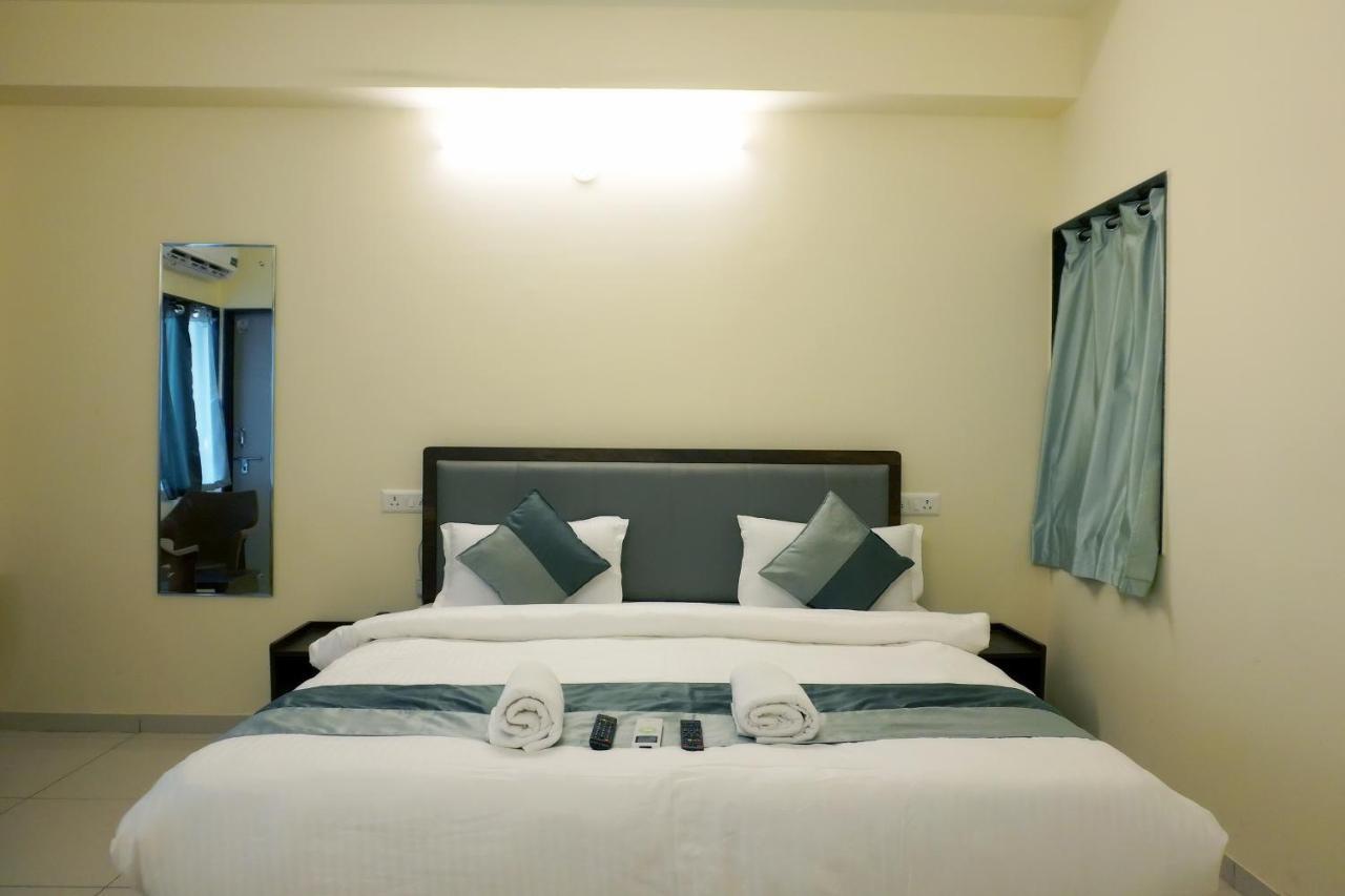 Hotel Nova Sk Раджкот Экстерьер фото